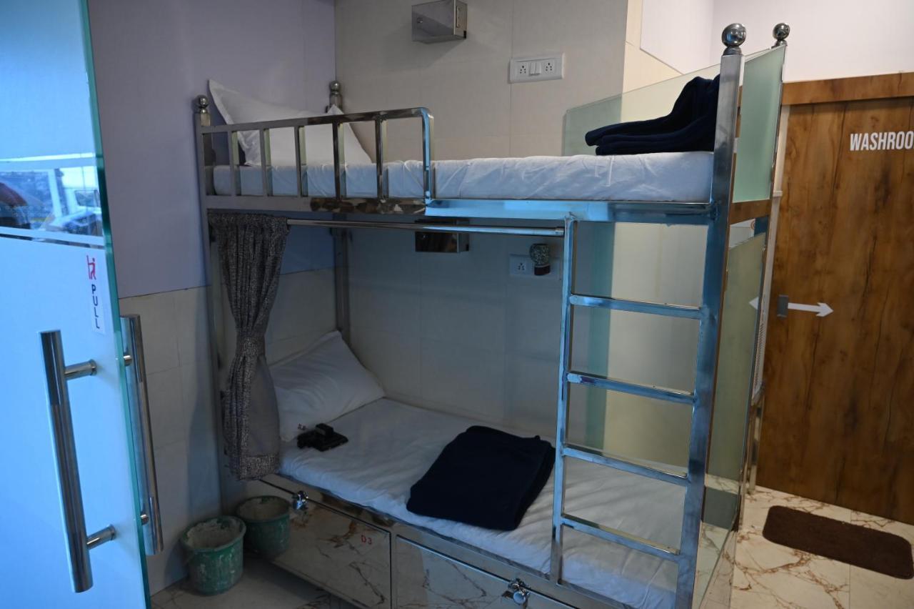 Sagar Dormitory Andheri - Nearest To Andheri Railway Station West มุมไบ ภายนอก รูปภาพ